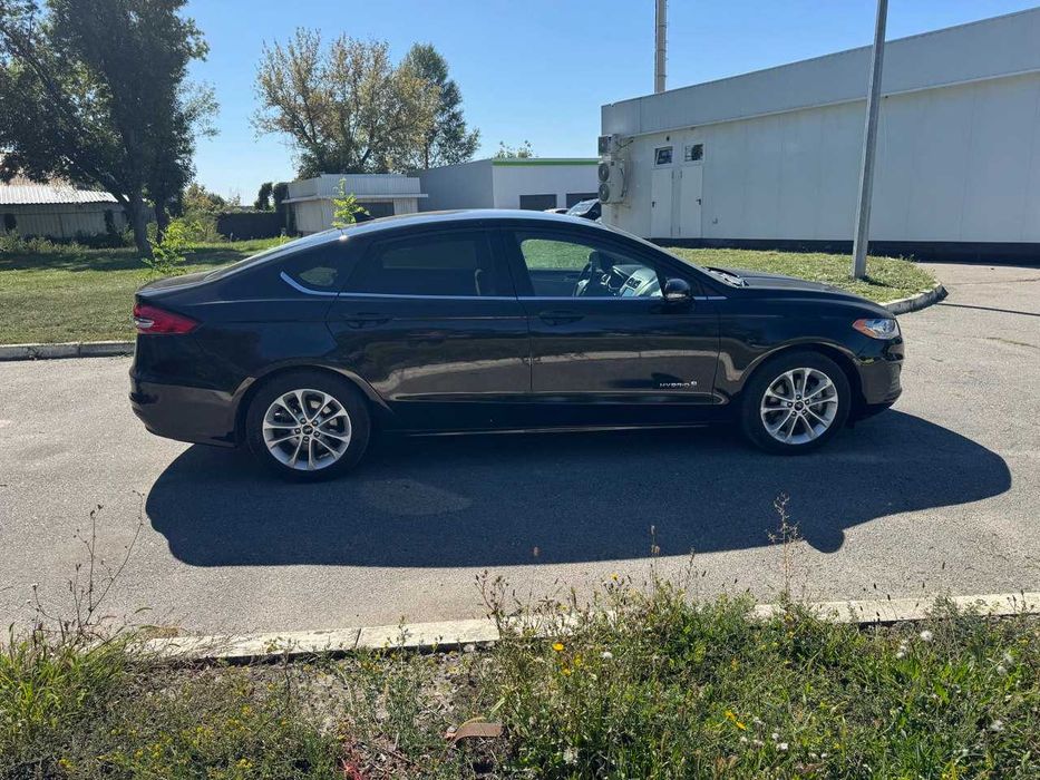 Аренда\оренда авто Ford Fusion Hubrid