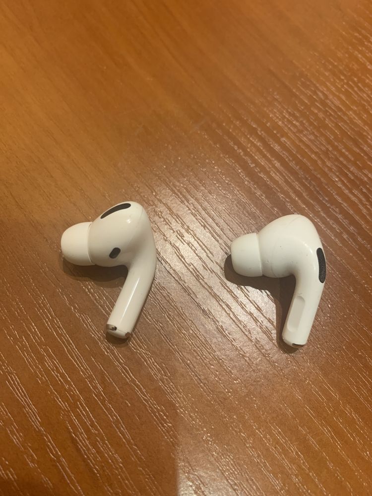Навушники AirPods Pro