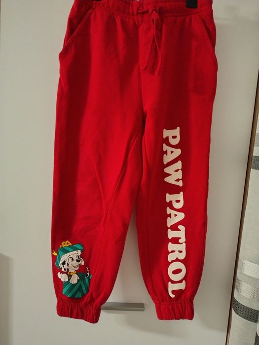 Ocieplane spodnie chłopięce z motywem świątecznym Sinsay 122