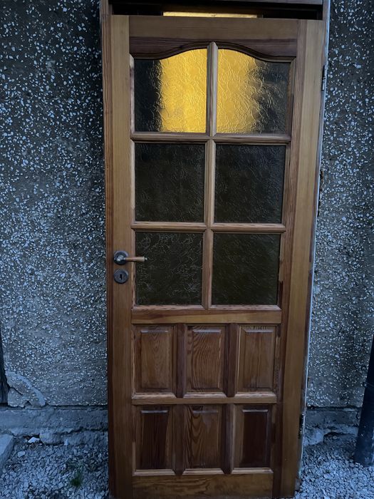 Drzwi drewniane bez futryn  90/203cm prawe