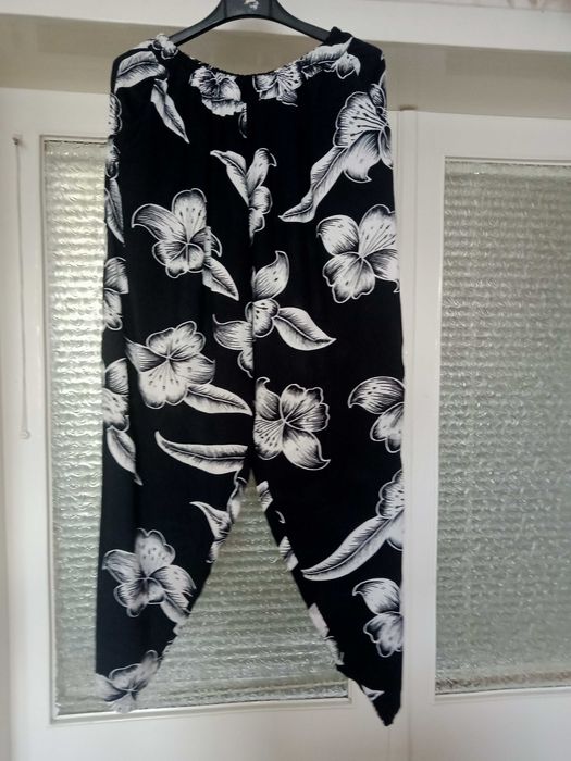 Spodnie letnie, przewiewne, na gumie , 38-40