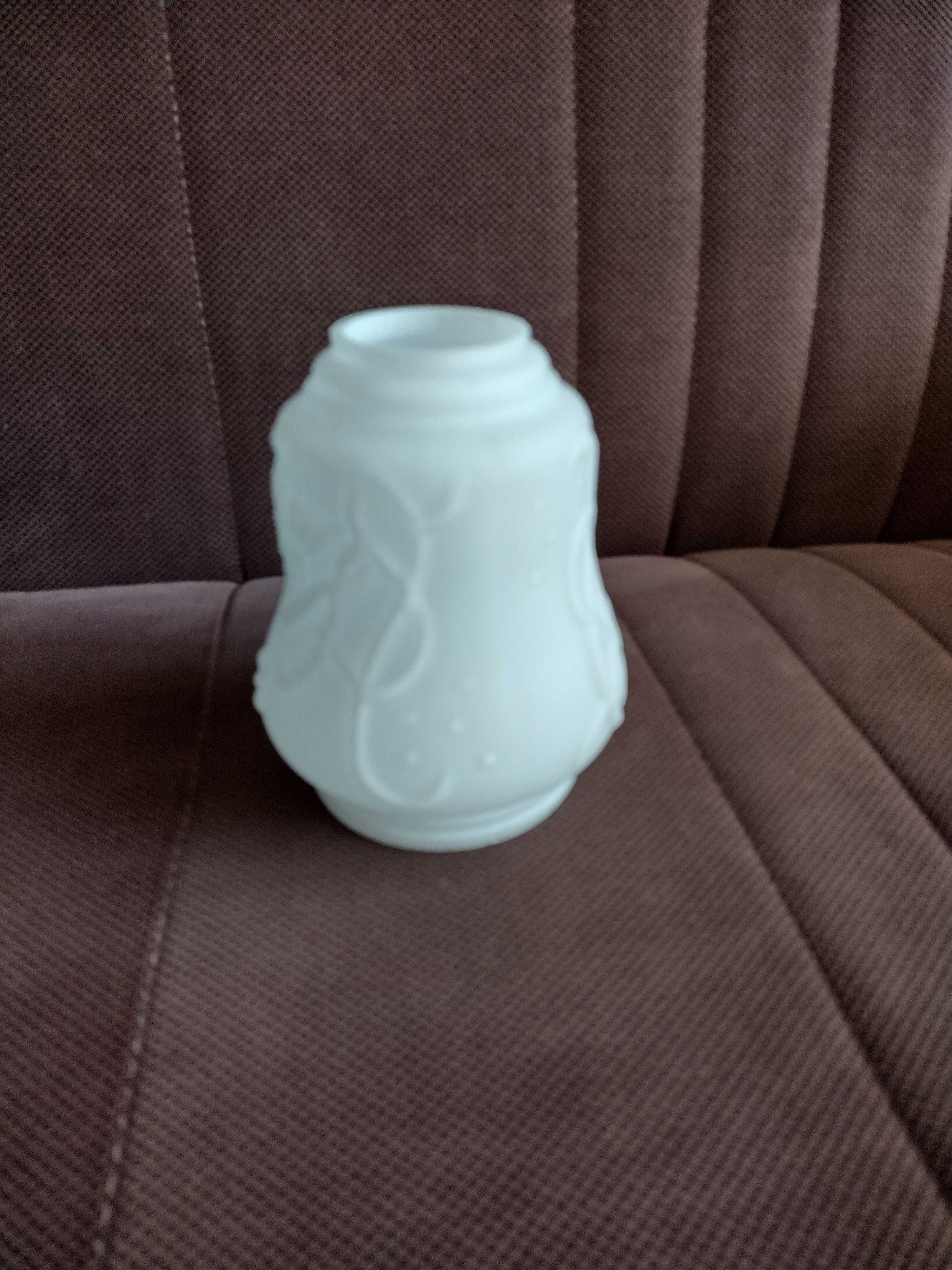 Klosz biały z PRL - retro / vintage