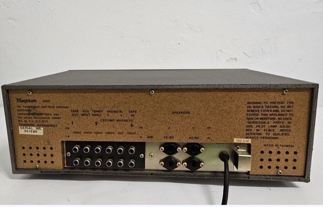 Wzmacniacz stereo Magnum 2000.