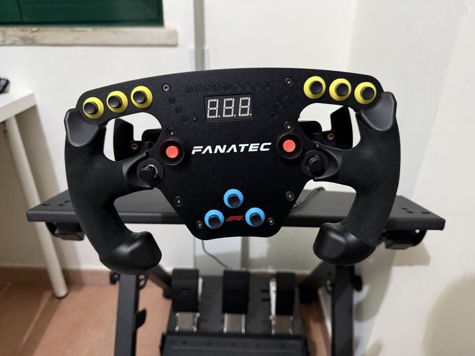 Simulador Fanatec Clubsports F1 Esports v2