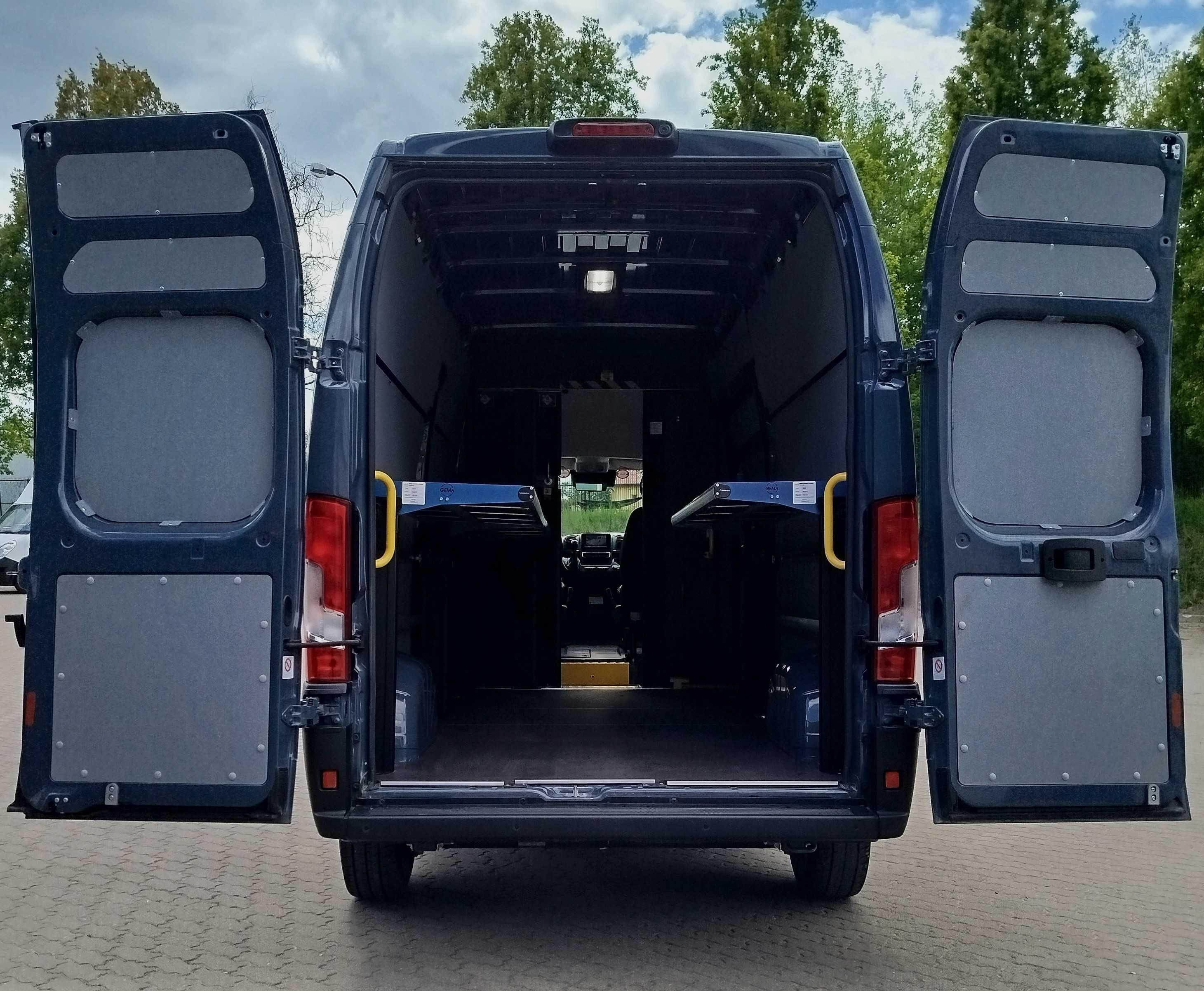 Wynajmij FIATA DUCATO z automatyczną skrzynią biegów