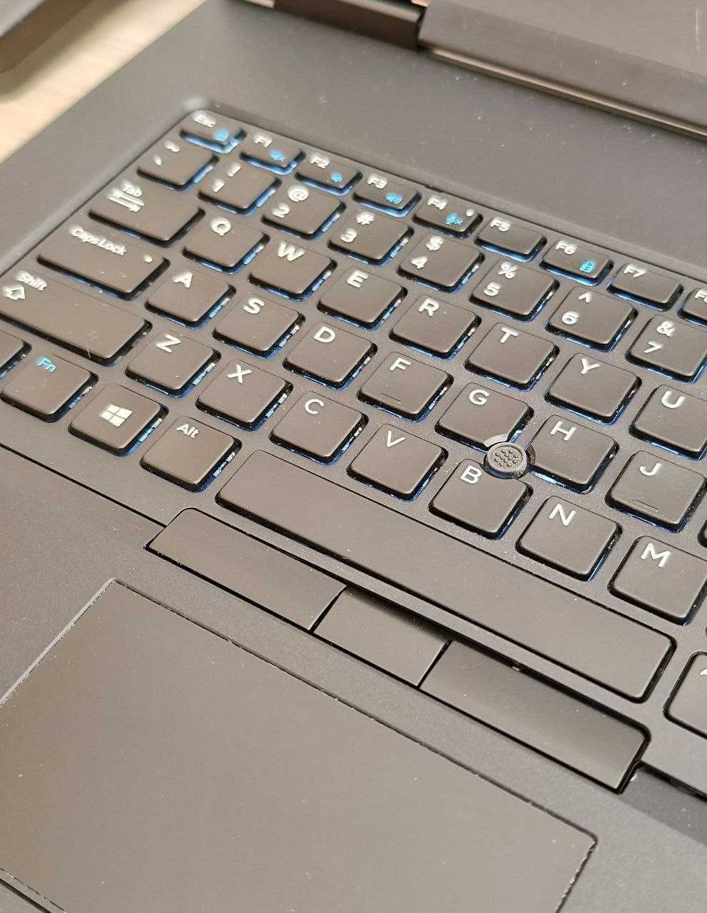 Dell Precision 7730 i7-8850H 32-128Gb DDR4 SSD 512Gb Quadro P3200 6Gb