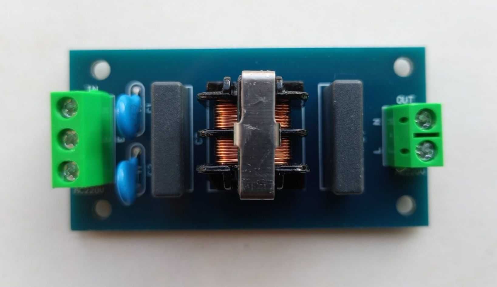 Помехо подавляющий индуктивно-ёмкостной фильтр сети ~220 V 2 A 50 Hz