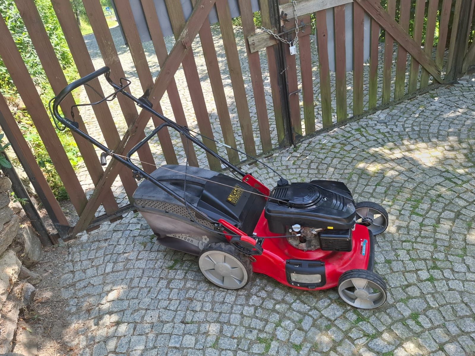 Kosiarka spalinowa z napędem
