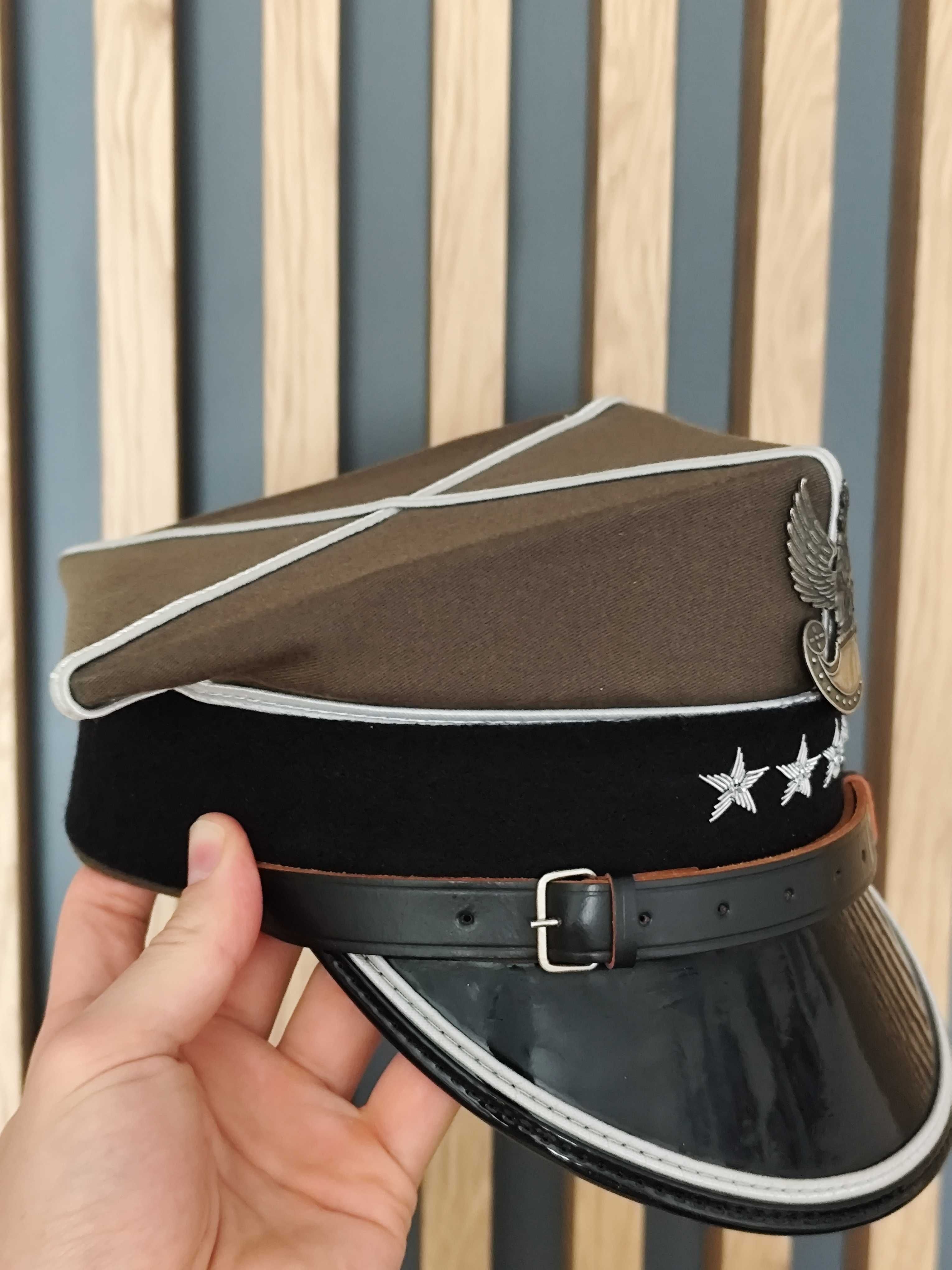 Rogatywka czapka wojskowa kapitan kpt. 56 cm. Stan idealny.