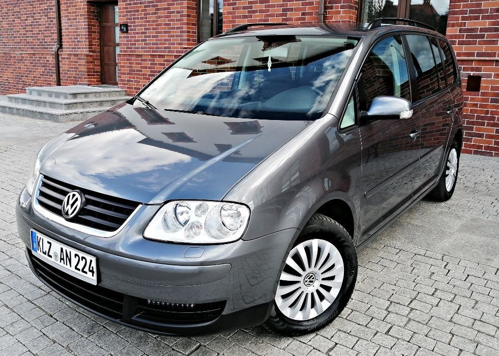 Volkswagen Touran ,Свіжопригнана.