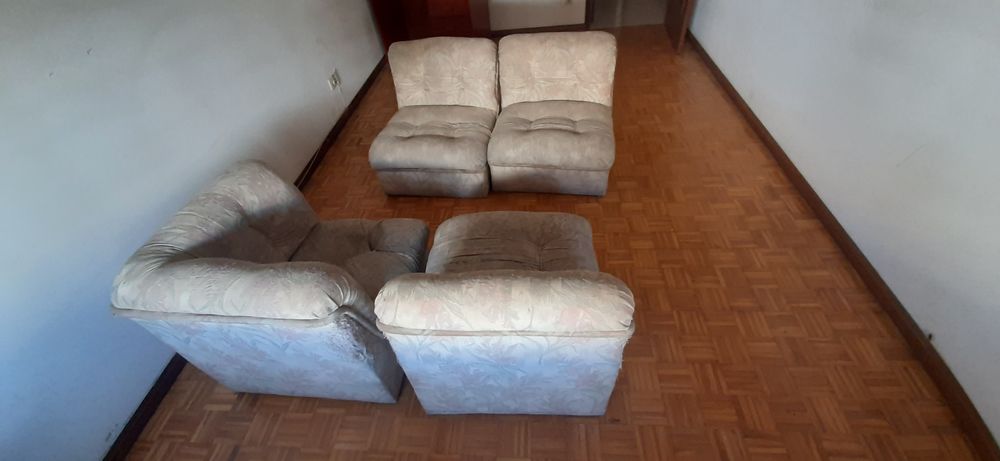 Conjunto de 4 sofás individuais usados