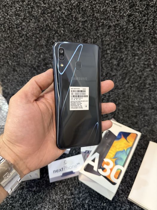 смартфон SAMSUNG A30