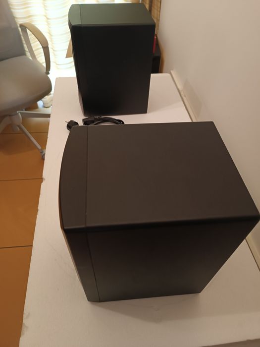 Monitores de Estúdio JBL LSR305 Linear Special Referente Bi-Amplified