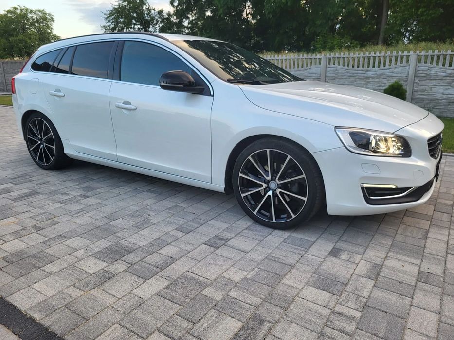 Volvo V60 Benz+CNG*Manetki*Xenon
