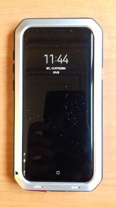 etui pancerne na telefon