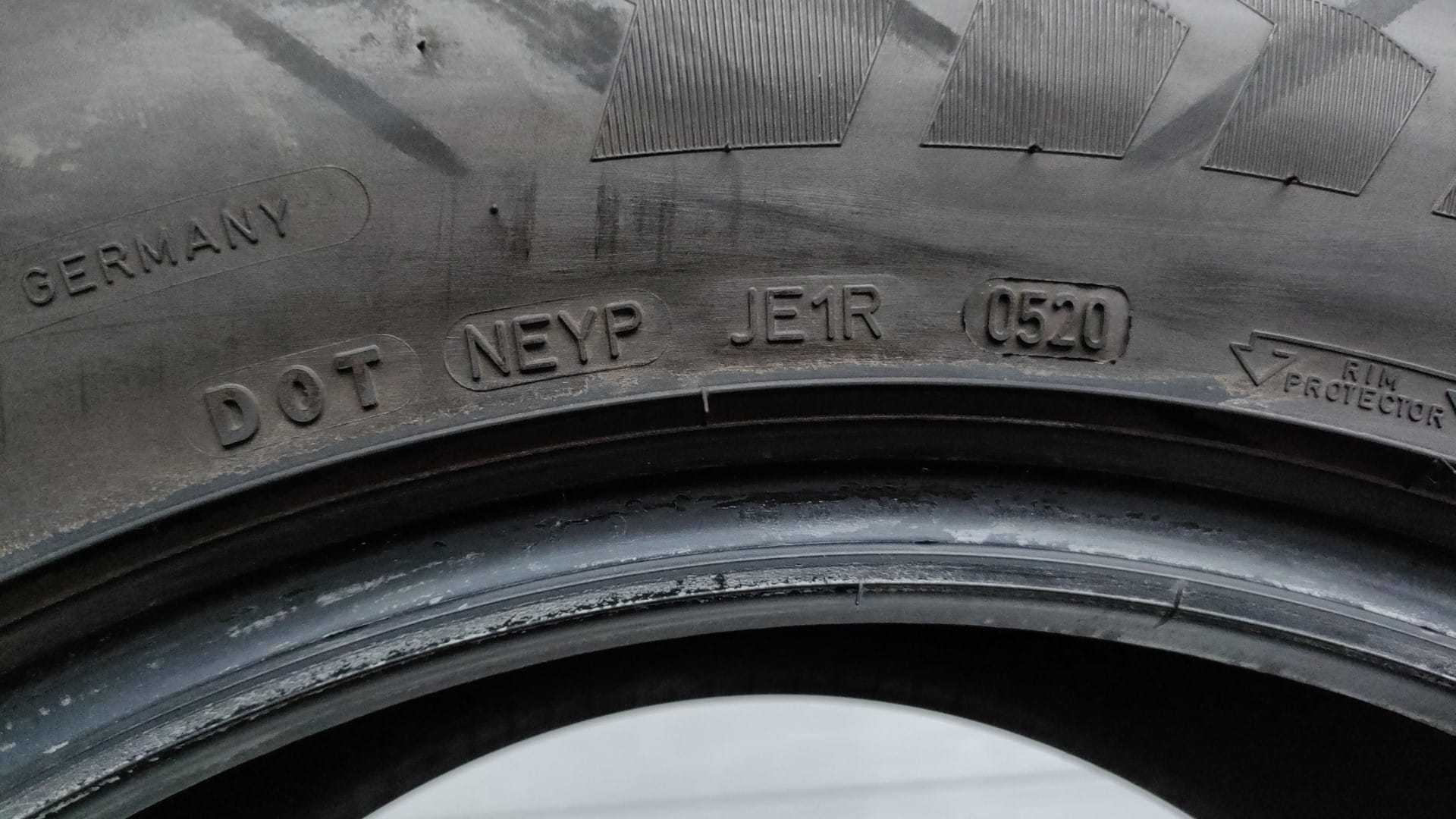 4 sztuki opony zimowe 255/60/18 Goodyear AO 108 H (OL248/OH)