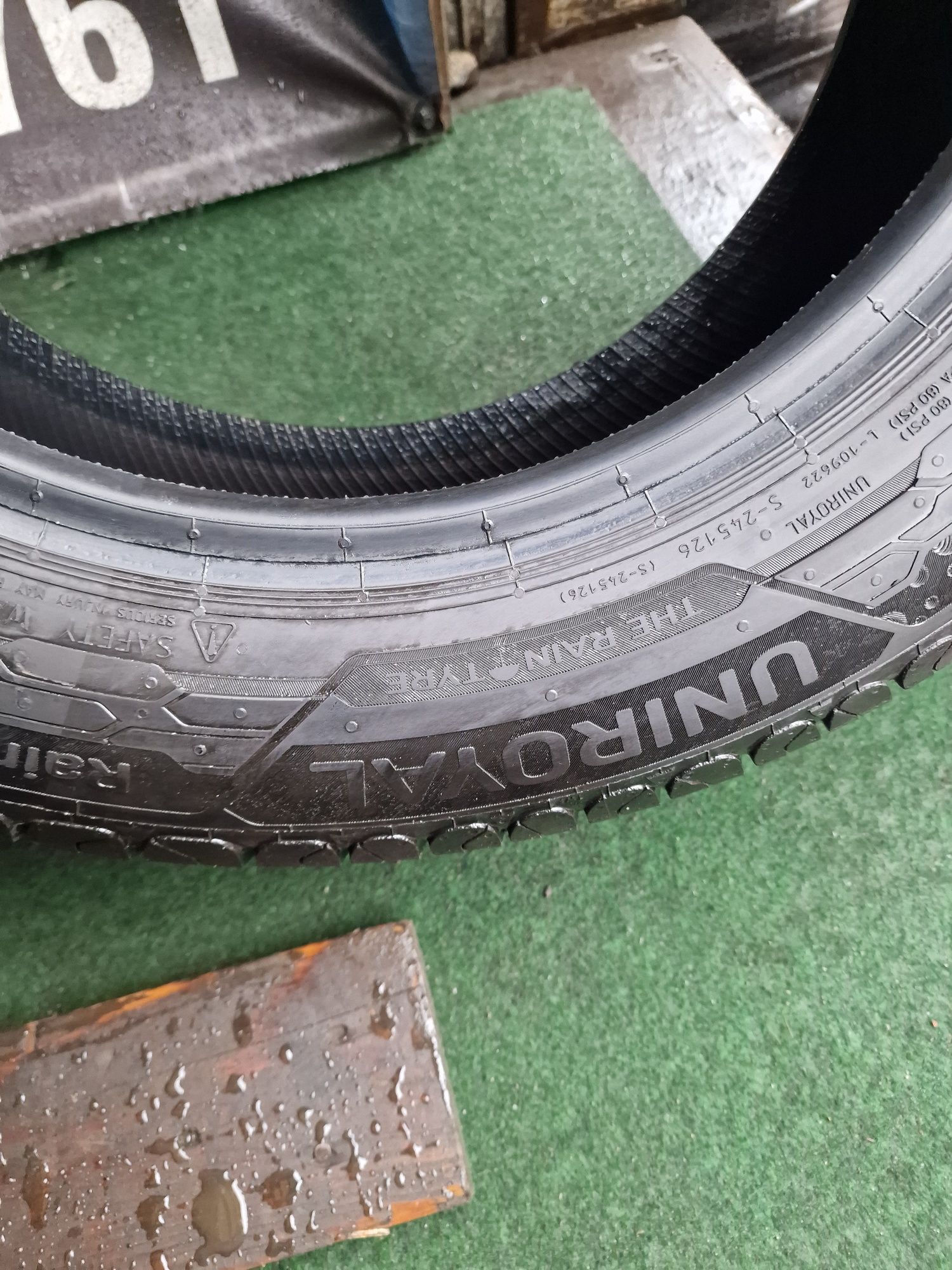Opony letnie 195/65/16C Uniroyal wzmacniane Komplet 7.6mm 2021rok