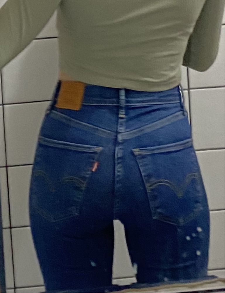 Джинсы levi's