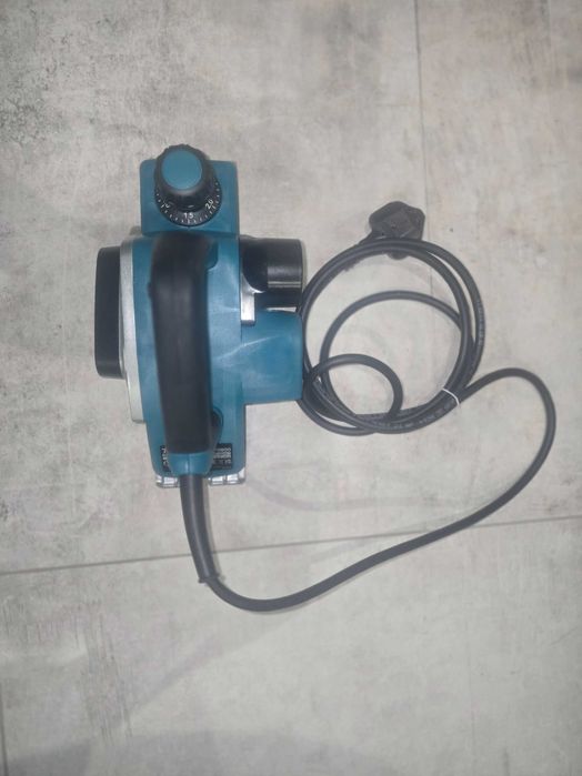 Makita Strug do drewna.