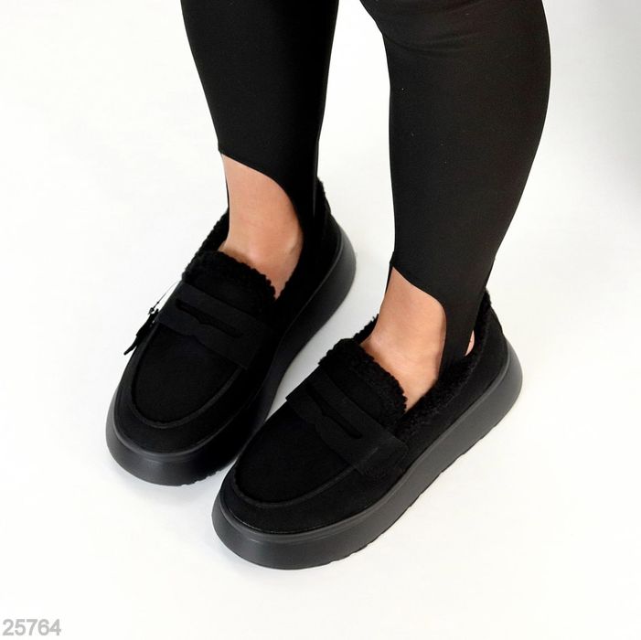 Жіночі шкіряні зимові черевики автоледі в кольорах