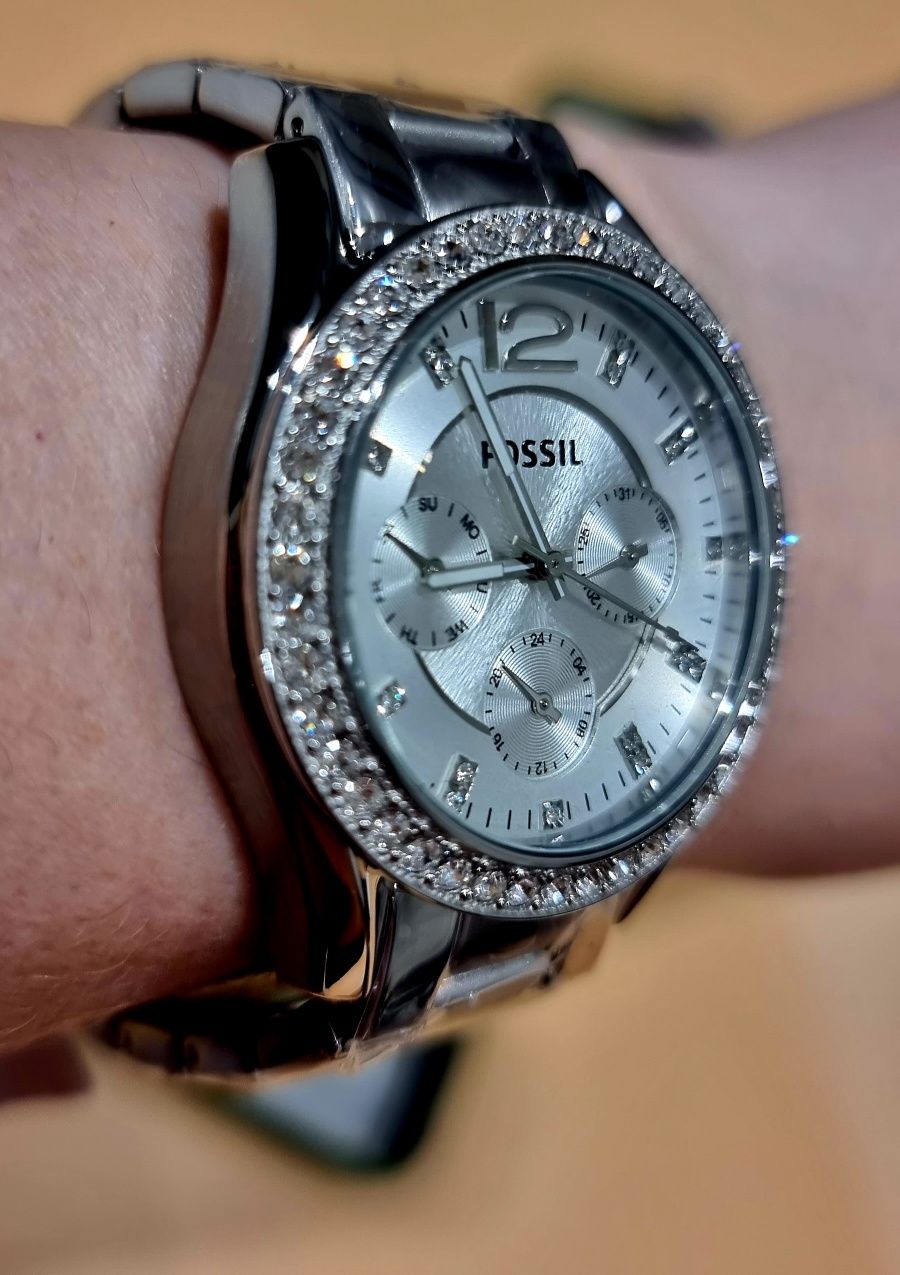 Часы женские Fossil