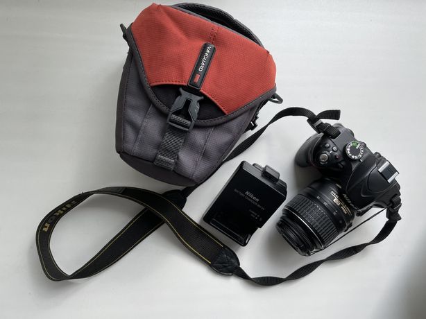 Продам Nikon D3200 + об’єктив 18-55 + акумулятор + сумка + зарядне