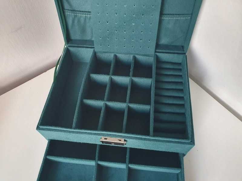 Zielona morska szkatułka organizer na biżuterię zamykany na kluczyk