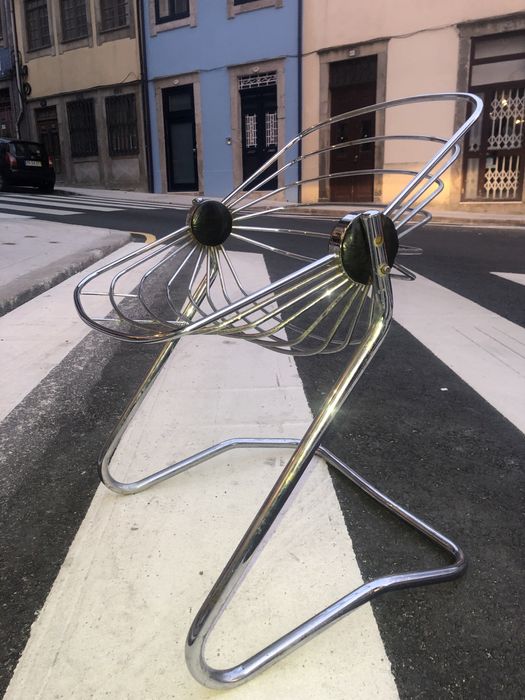 Cadeira vintage italiana tubular em aço cromado, anos 1970