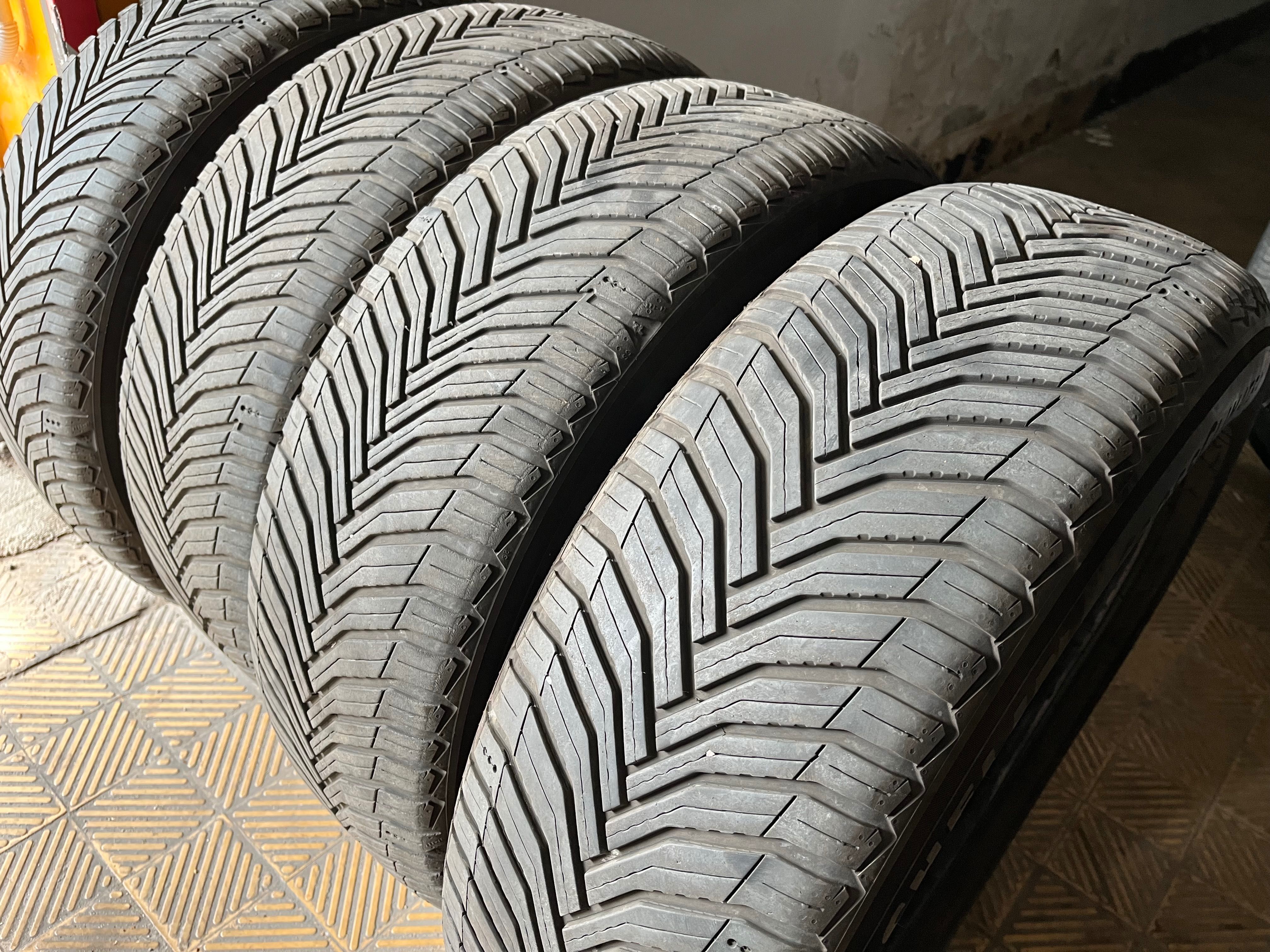 Opony wielosezonowe Michelin CrossClimate 2 215/65 R17 103 V XL