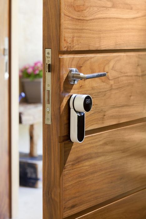 Умный замок MUL-T-LOCK ENTR белый (контроллер+тачпад) Mul-T-Lock 17393