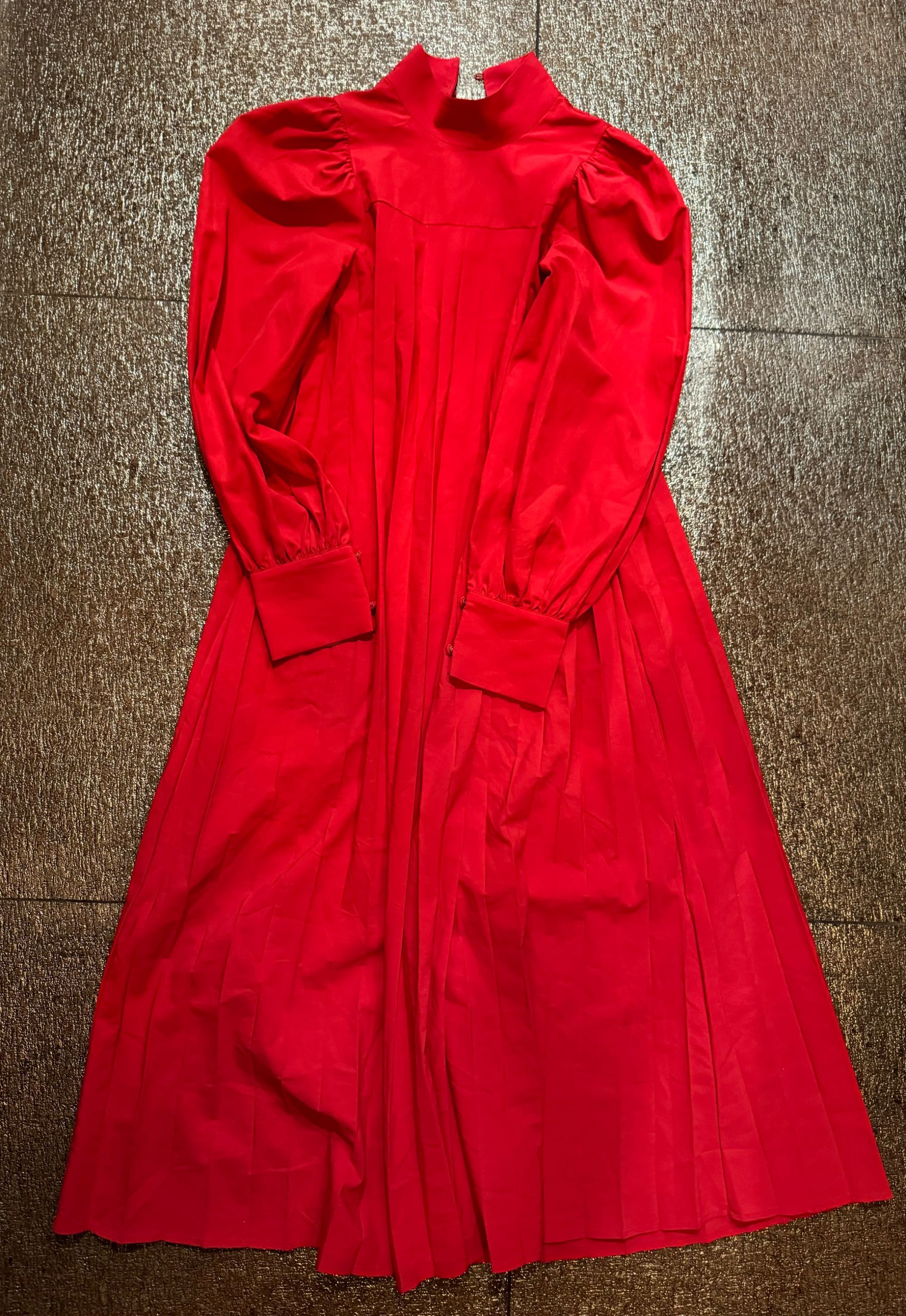 Червоне довге стильне плаття!