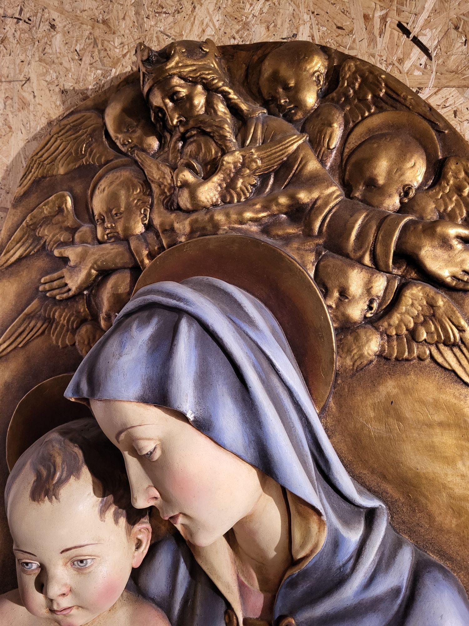 Gipsowa płaskorzeźba obraz Maryja Matka Boża z Jezusem