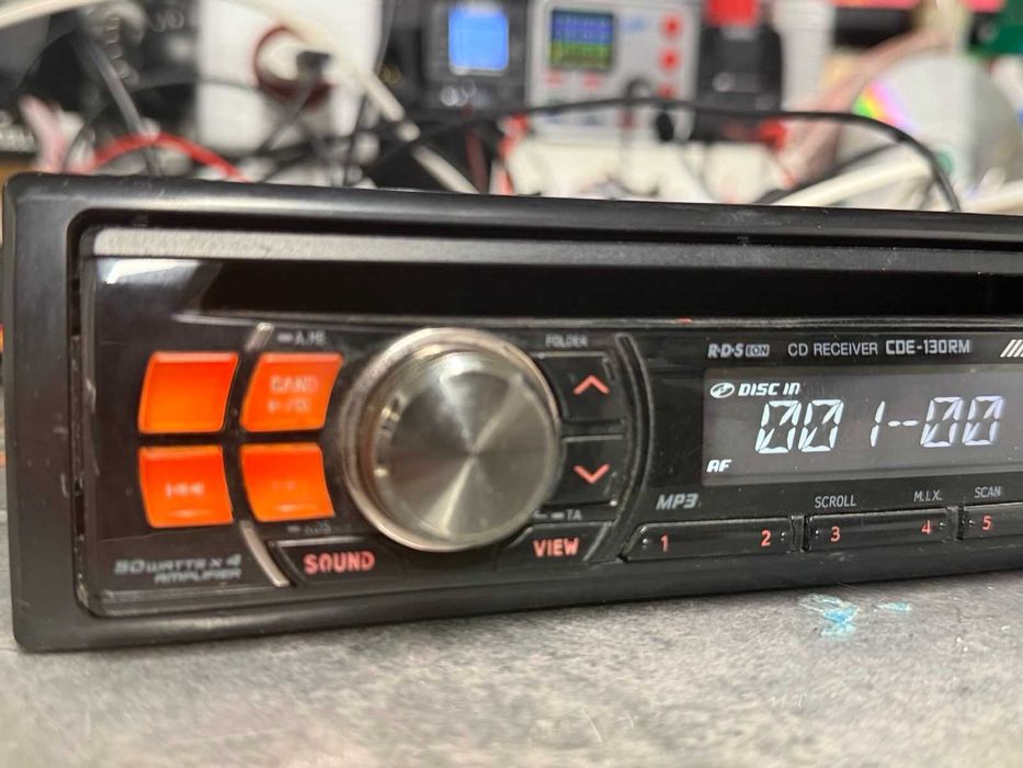 Radio samochodowe Alpine CDE-130RM Land Rover Defender 2007+