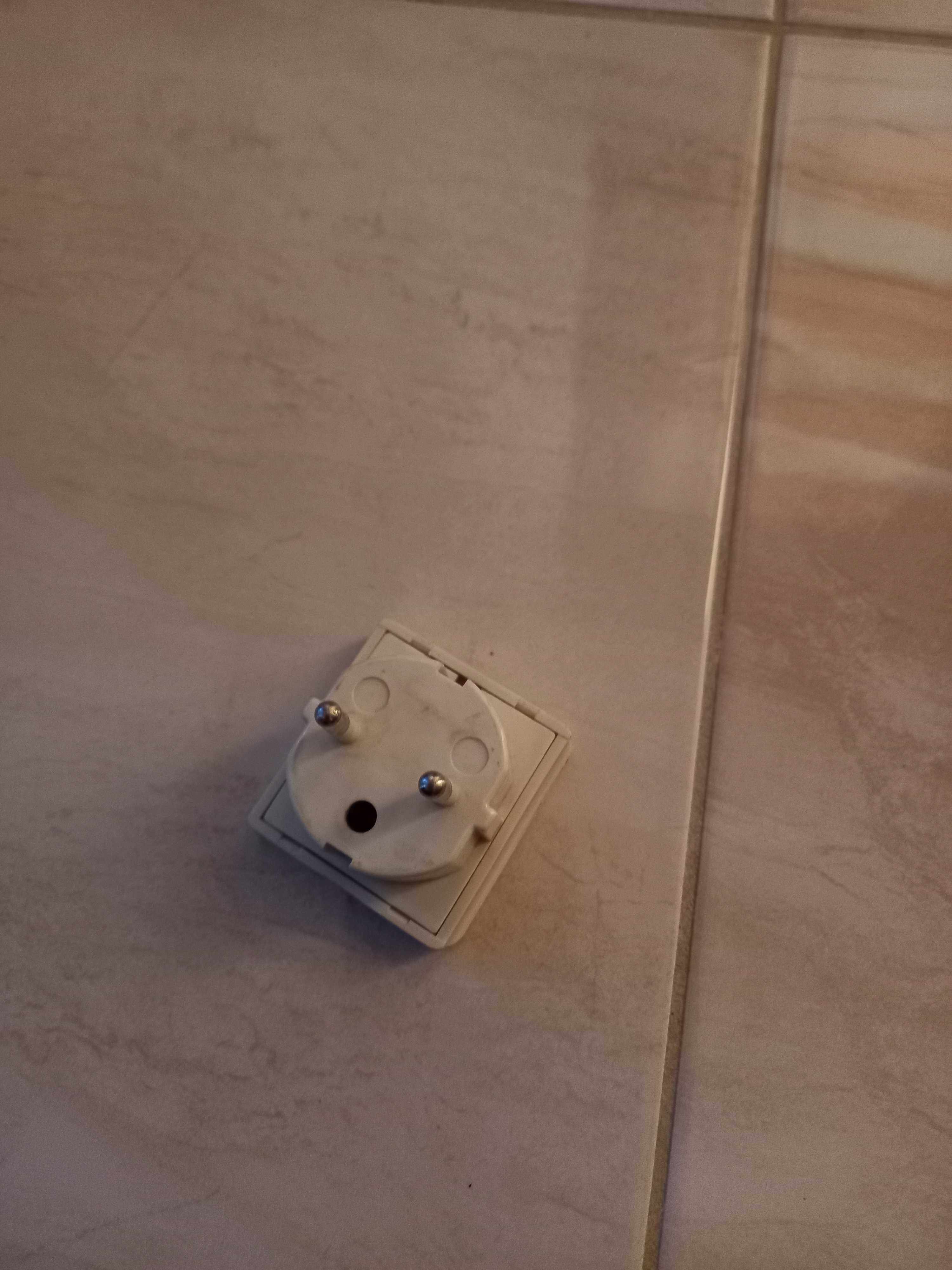 Adapter Przejściówka Angielska Podróżna Wtyczka Anglia UK NA PL Polska
