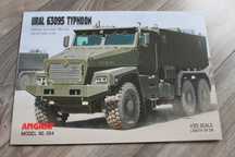 Model kartonowy Ural Typhoon z wyd. Angraf