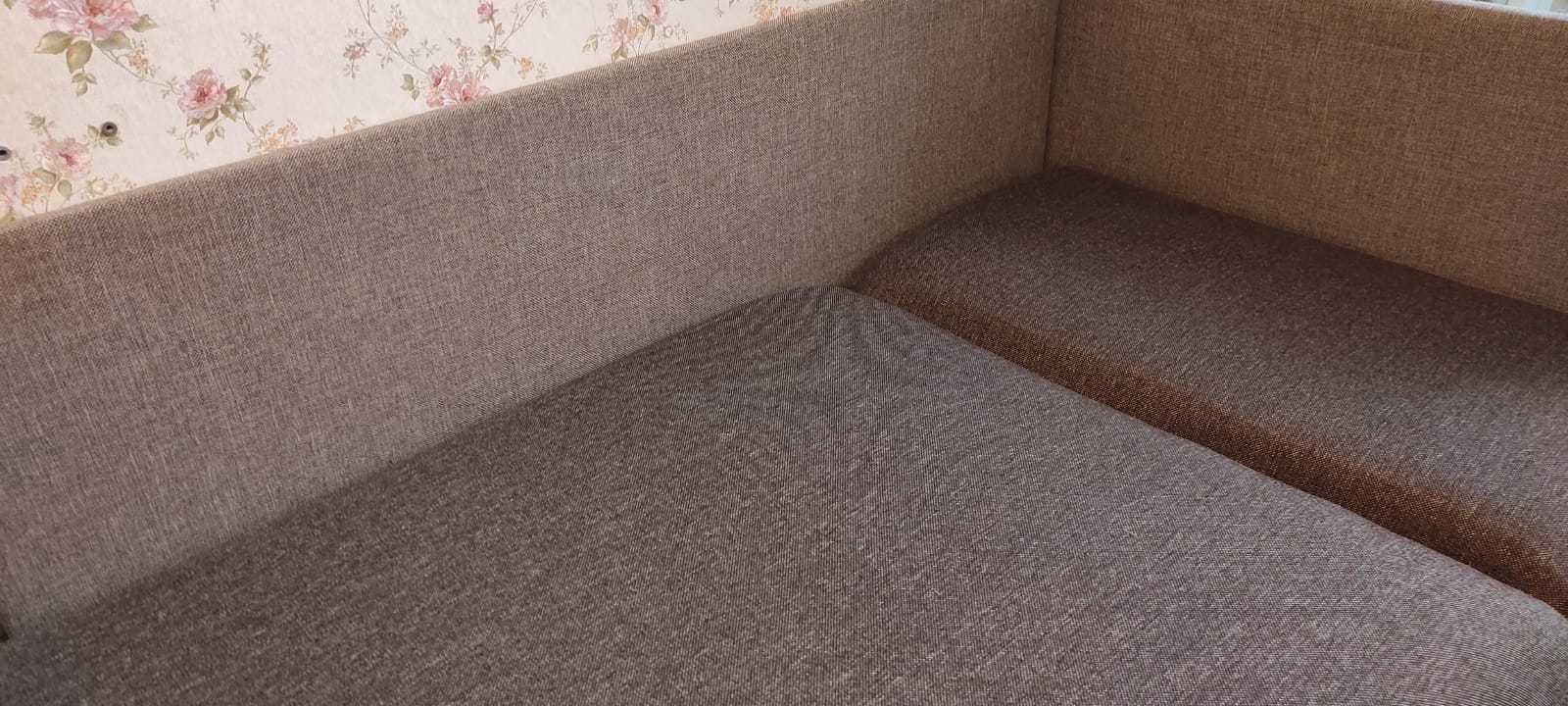 Sofa, łóżko jednoosobowe - tapczan z pojemnikiem na pościel 86x190cm