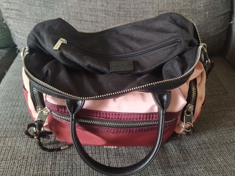 Mala Parfois faltam as alças p/ usar como mochila