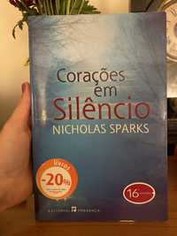 Livro Corações em Silêncio