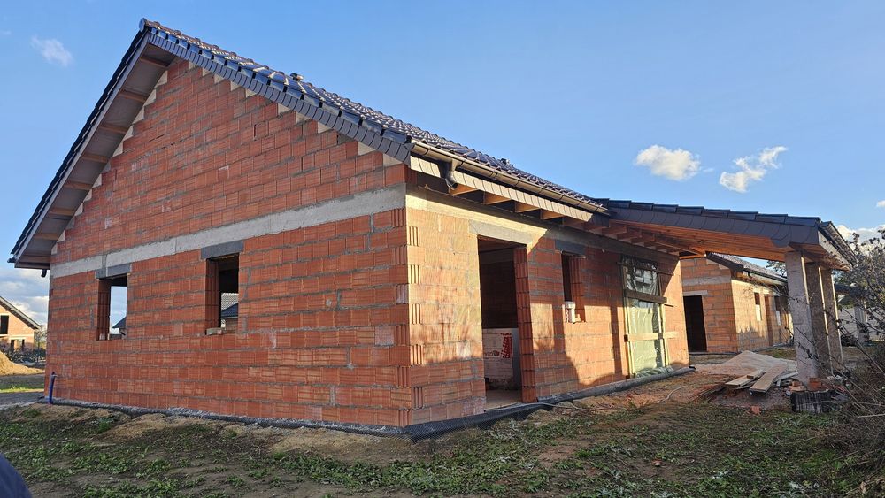 Dom jednorodzinny stan surowy 103,6m2 garaż taras ogrodzenie Grodków