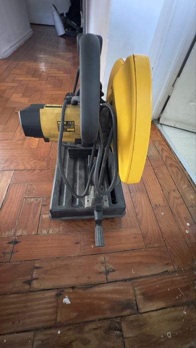 Maquina de Cortar Ferro DEWALT