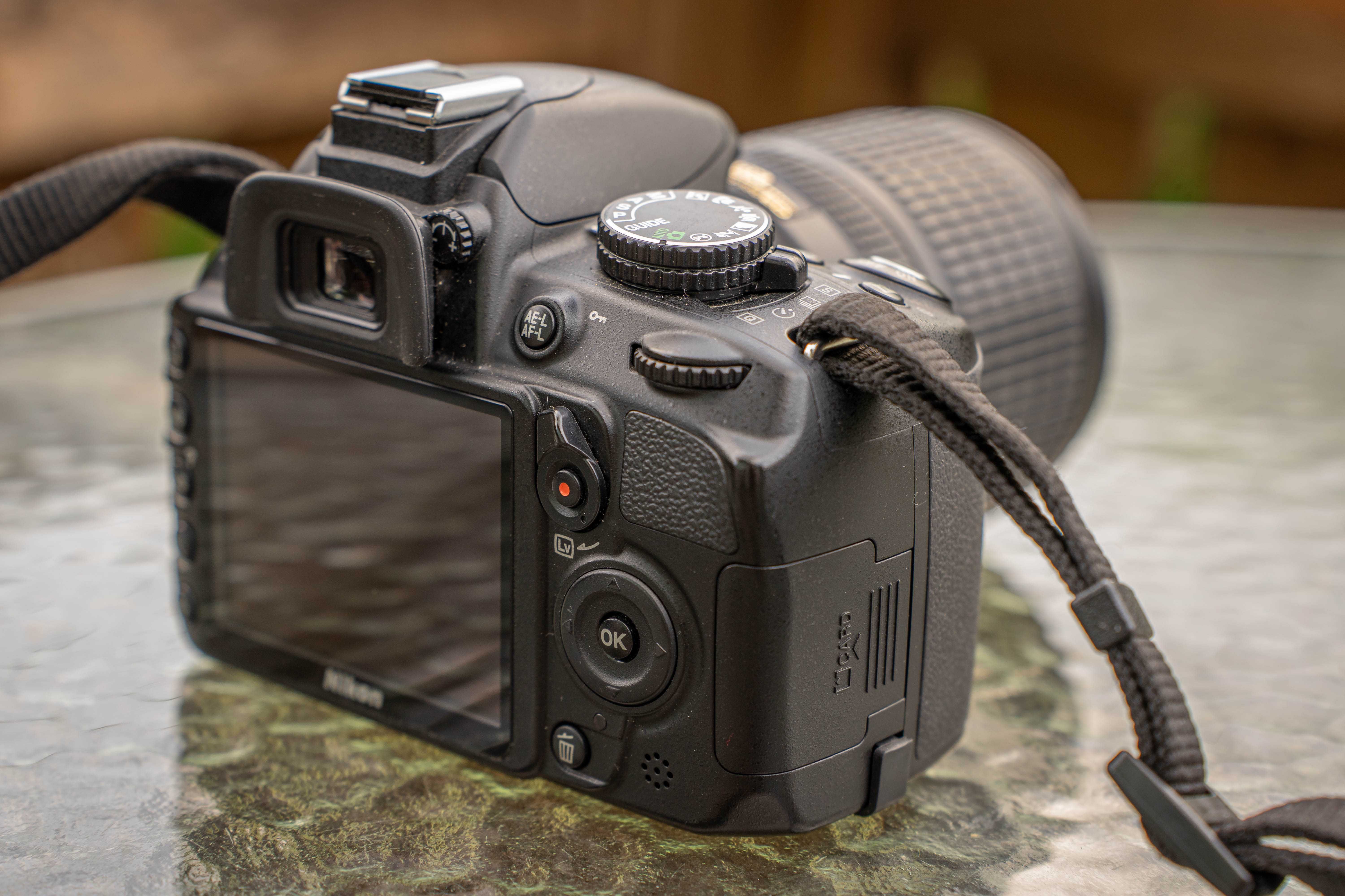 Nikon D3100 + Obiektyw 18-105 VR - niski przebieg, bardzo dobry stan