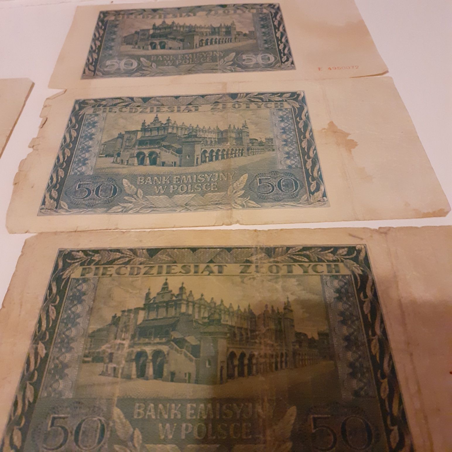 Sprzedam    banknot   z roku 1940  .  5szt  cena   za   całość250zł