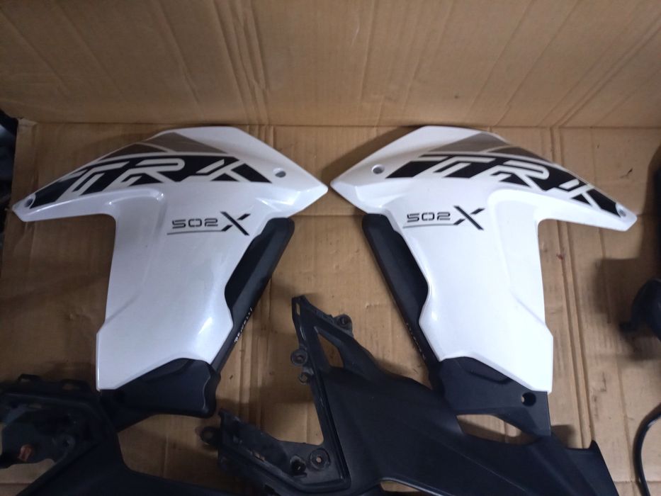 Benelli TRX 502 owiewki lampa licznik kanapa silnik chłodnica