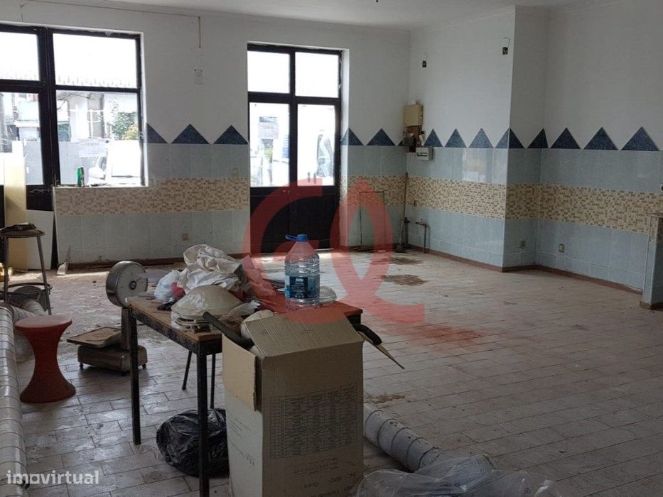 Loja, Armazém e Garagem - Cais Novo, Darque - Viana do Castelo