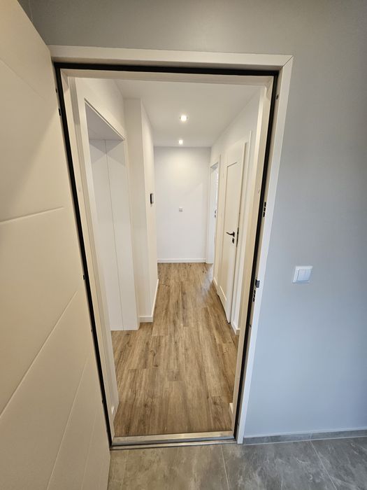 Pomieszczenie biurowe lub usługi. I piętro Graniczna 55. Parking