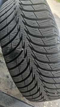 Продам зимнюю резину 215/55 R17