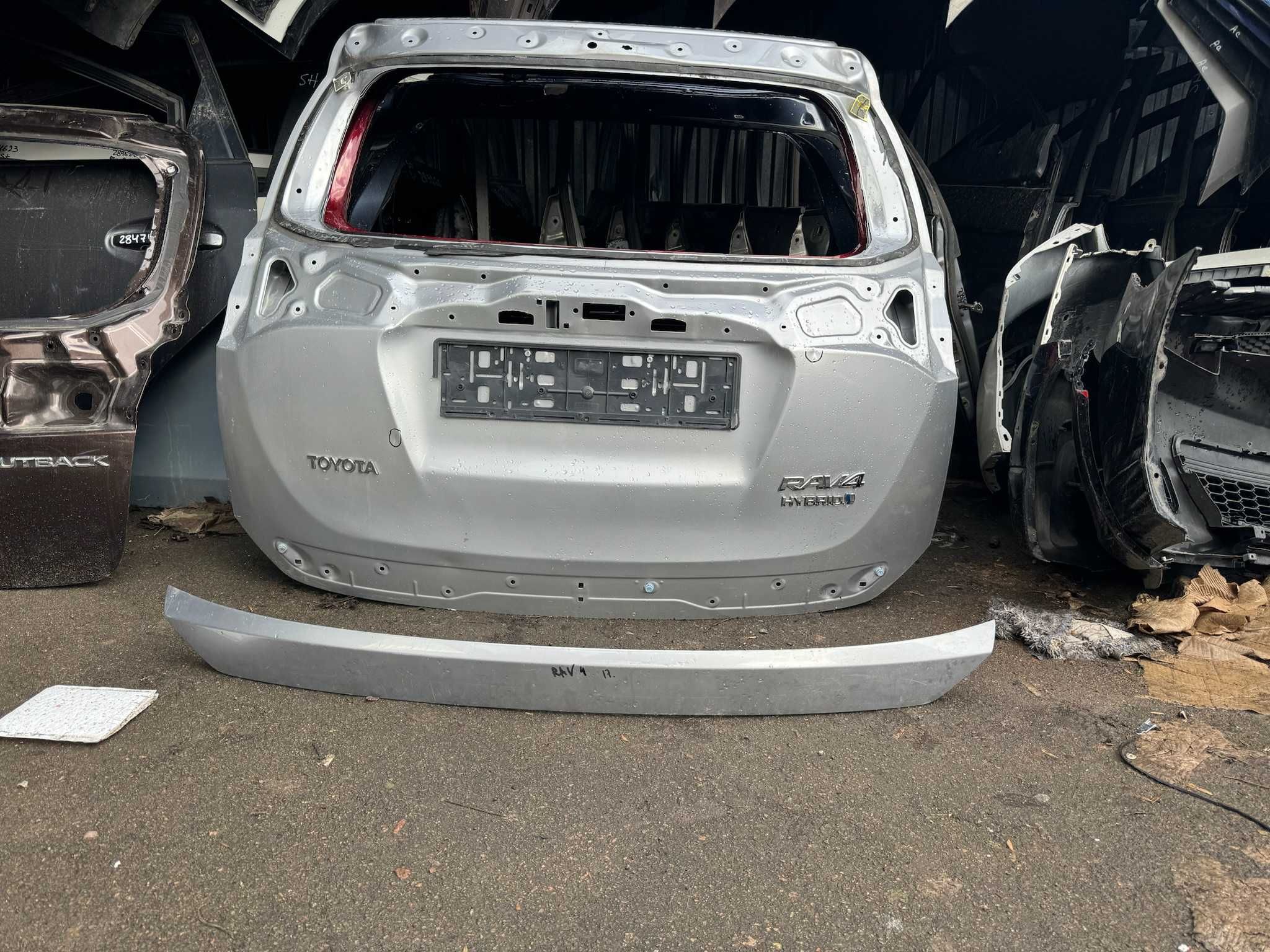 Кришка багажника для Toyota RAV4 2016-2018 запчастини/РОЗБОРКА
