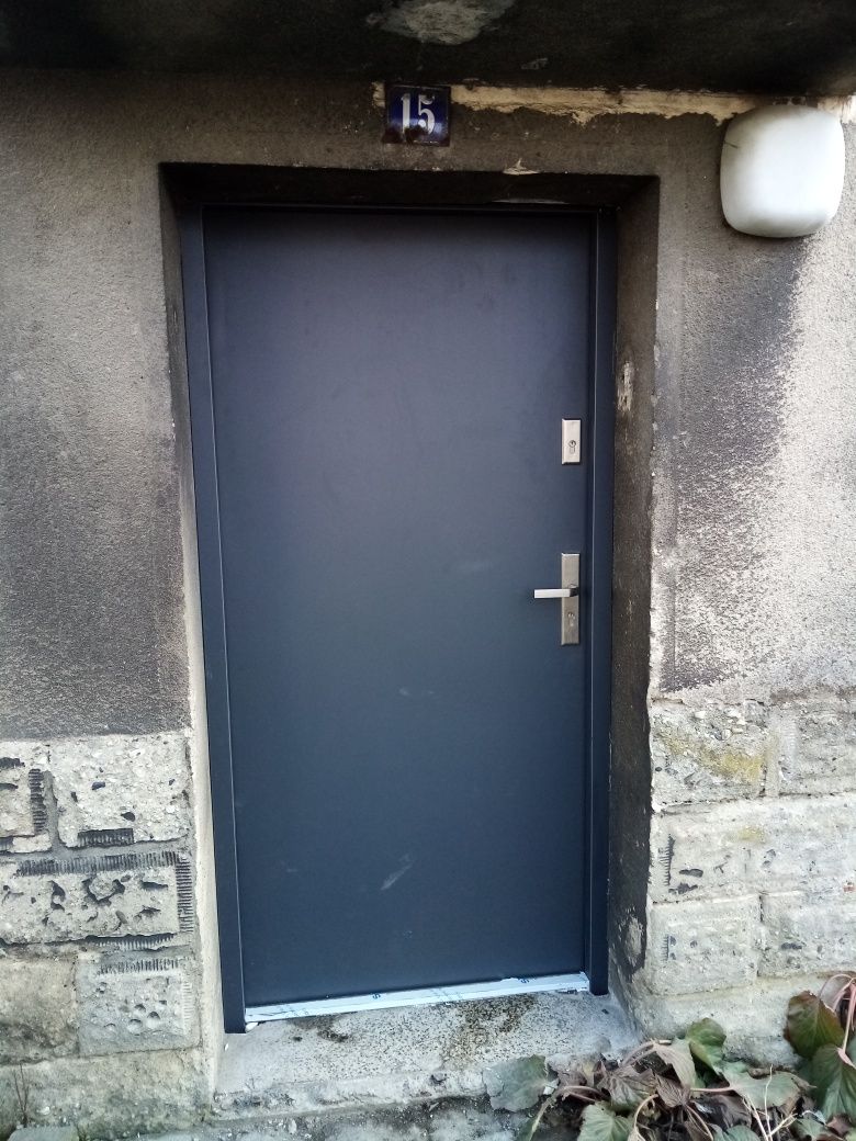 Drzwi z montażem Legnica