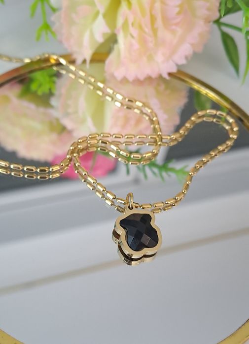 Naszyjnik z czarnym misiem