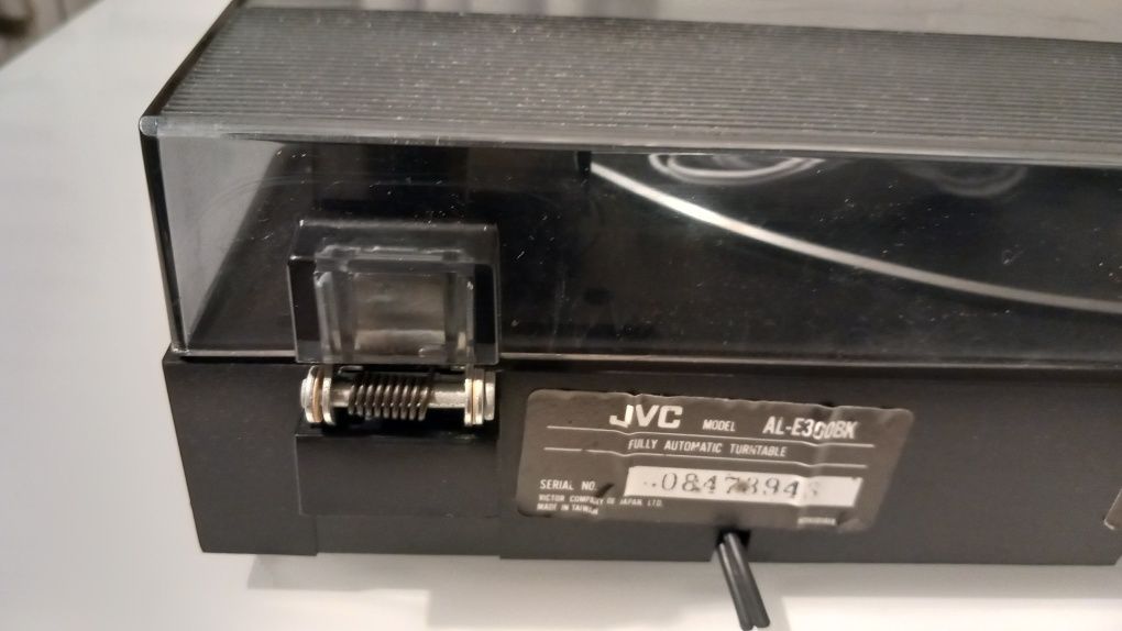 Gramofon JVC AL-E300BK na części.